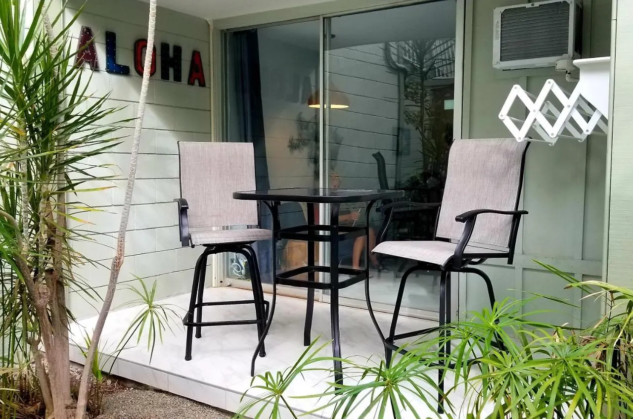 Downtown Hawaiian Theme Condo With Hot Tub, Pool & Beach - Kona Islander Inn Kailua-Kona