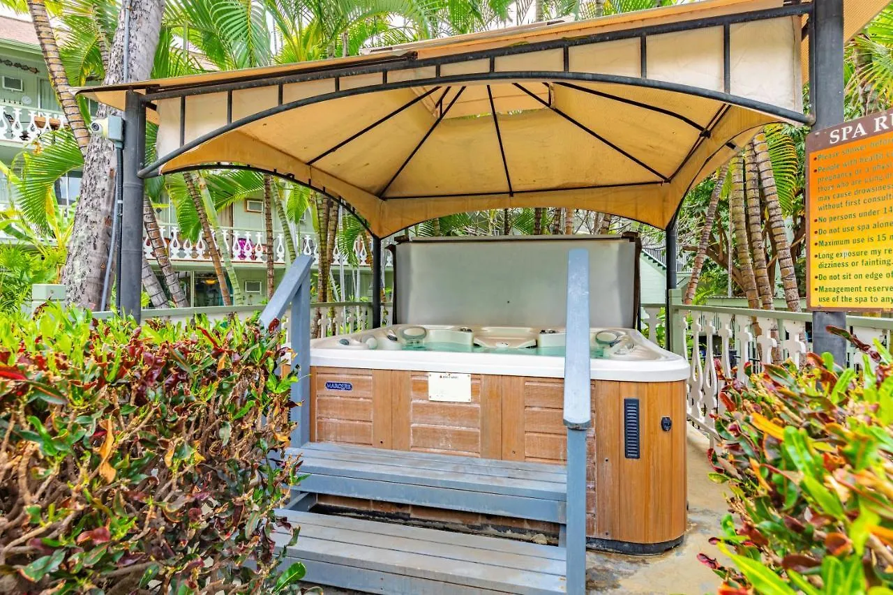 Aparthotel Downtown Hawaiian Theme Condo With Hot Tub, Pool & Beach - Kona Islander Inn Kailua-Kona