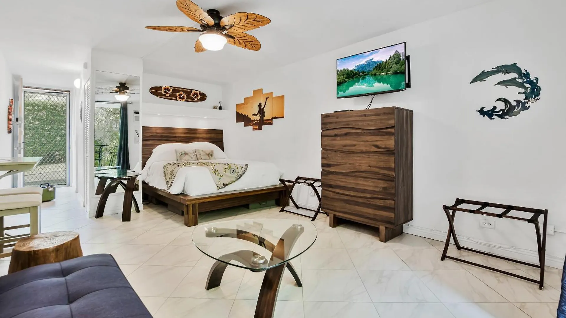 Downtown Hawaiian Theme Condo With Hot Tub, Pool & Beach - Kona Islander Inn Kailua-Kona 0*,  United States